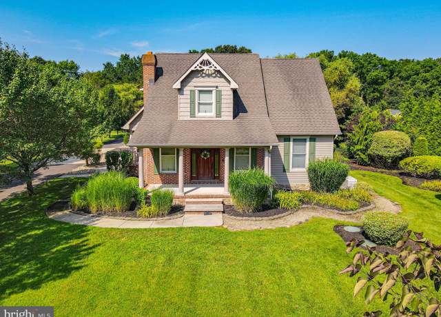 Property at 405 Winterberry Ln, Hammonton, NJ 08037, 4 beds, 3.5 baths