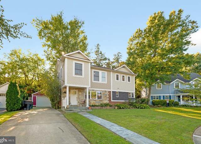 Property at 2546 N Greenbrier St, Arlington, VA 22207, 5 beds, 3 baths
