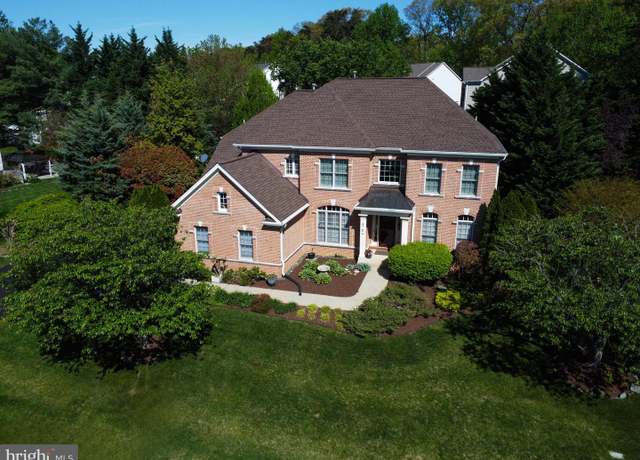 Property at 4754 Sun Orchard Dr, Chantilly, VA 20151, 5 beds, 4.5 baths