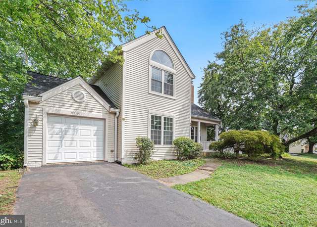 Property at 5515 Sequoia Farms Dr, Centreville, VA 20120, 4 beds, 3 baths