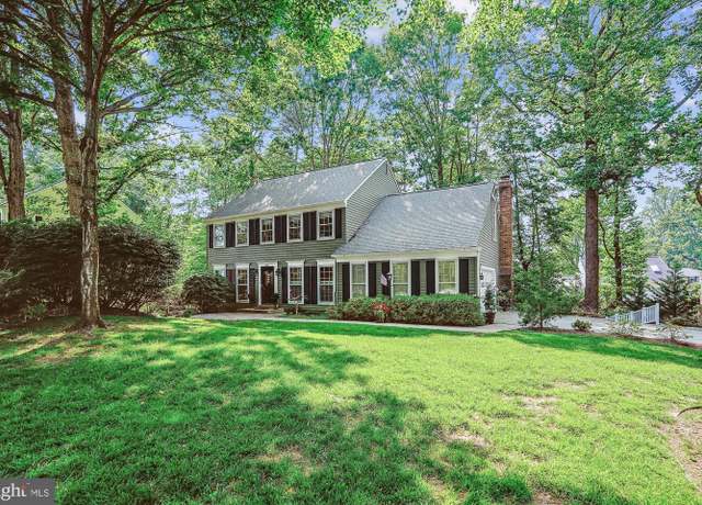 Property at 5068 Willow Oak Pl, Dumfries, VA 22025, 5 beds, 3.5 baths