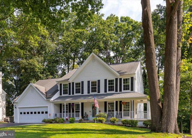 Property at 4924 Queensbury Cir, Fredericksburg, VA 22408, 4 beds, 3.5 baths