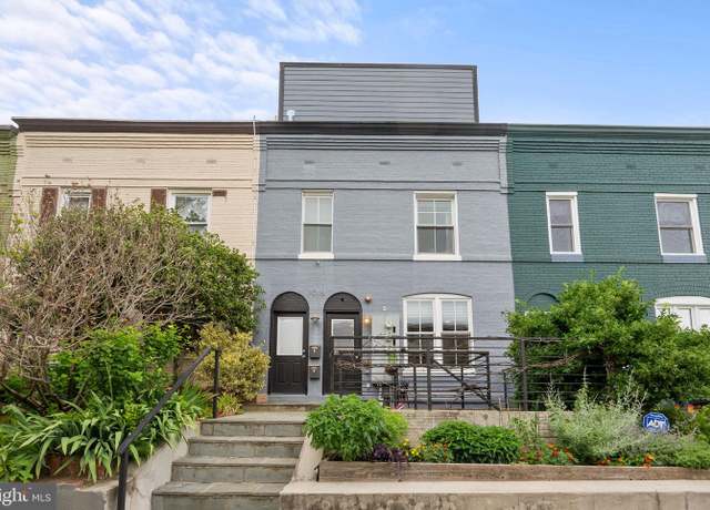 Property at 1018 13th St SE #2, Washington, DC 20003, 2 beds, 2.5 baths