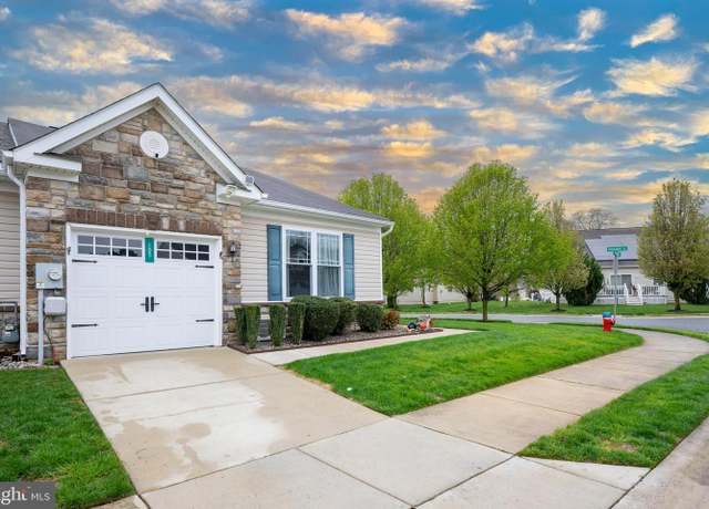 Property at 105 Cresthaven Ln, Dover, DE 19901, 2 beds, 2 baths
