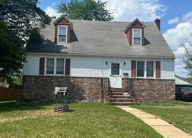 Property at 321 W Center Ave, Maple Shade, NJ 08052, 4 beds, 2 baths