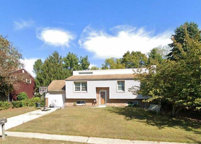 Property at 4 Altair Ct, Turnersville, NJ 08012, 4 beds, 1.5 baths