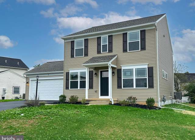 Property at 4 Cheltenham Ln, Carlisle, PA 17013, 3 beds, 2.5 baths