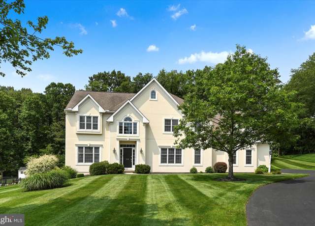 Property at 124 Silver Dr, Elizabethtown, PA 17022, 4 beds, 4 baths