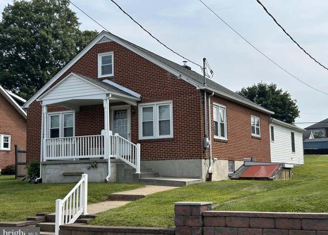 Property at 519 Jefferson St, East Greenville, PA 18041, 4 beds, 1.5 baths