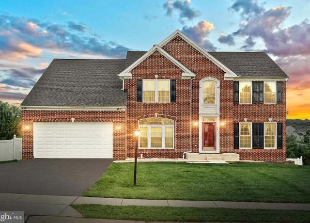 Property at 24 Louvain Dr, Hanover, PA 17331, 4 beds, 3.5 baths