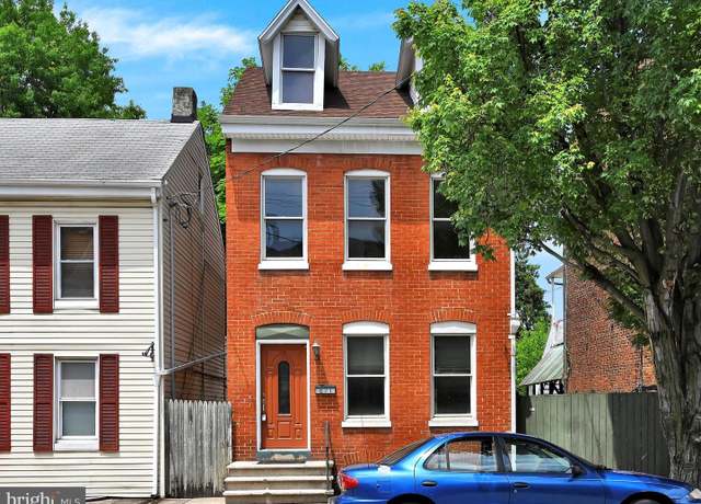 Property at 871 E Market St, York, PA 17403, 3 beds, 2 baths