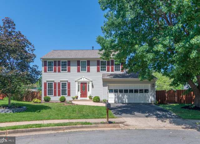 Property at 709 Southview Pl NE, Leesburg, VA 20176, 4 beds, 3.5 baths