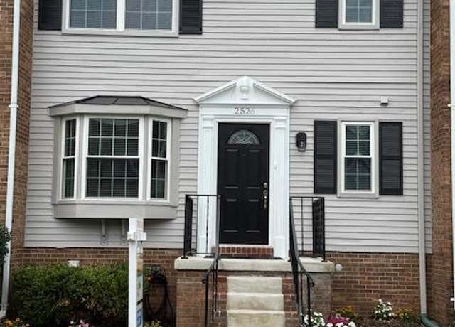 Property at 2526 Doverhill Ct, Woodbridge, VA 22192, 4 beds, 3.5 baths