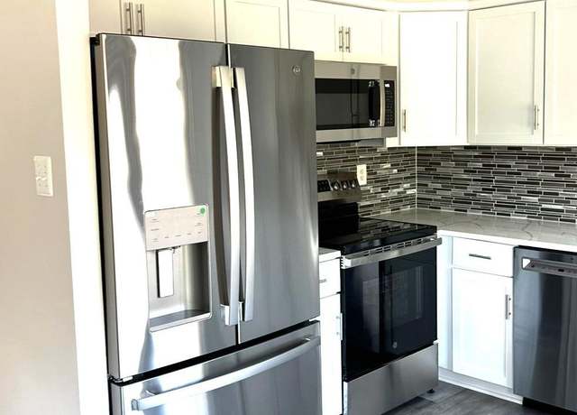 Property at 7408 Emerald Dr, Manassas, VA 20109, 3 beds, 2.5 baths