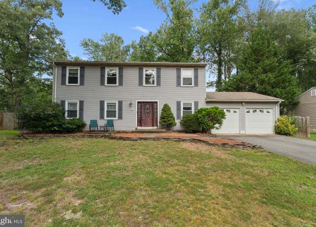 Property at 8 Olympic Dr, Fredericksburg, VA 22408, 4 beds, 2.5 baths