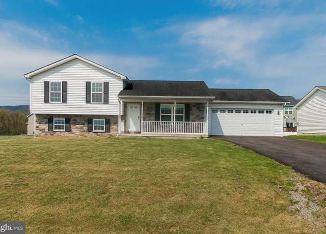 Property at 17 Shuykill Dr, Martinsburg, WV 25403, 3 beds, 2 baths