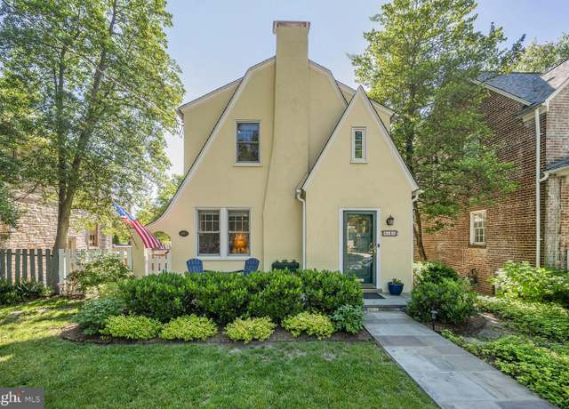 Property at 6121 32nd St NW, Washington, DC 20015, 4 beds, 2.5 baths