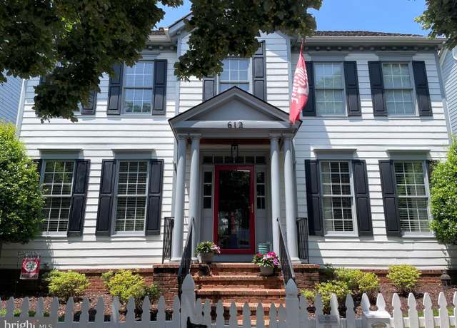 Property at 612 Kent Oaks Way, Gaithersburg, MD 20878, 4 beds, 2.5 baths