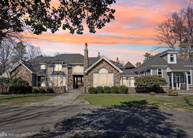 Property at 16 High Point Dr, Medford, NJ 08055, 4 beds, 4 baths