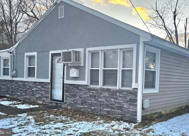 Property at 21 Dorset Dr, Trenton, NJ 08618, 3 beds, 1.5 baths