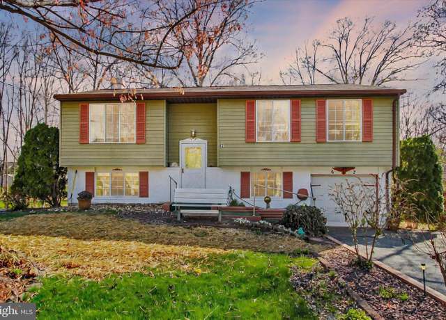 Property at 62 Burnside Dr, East Berlin, PA 17316, 3 beds, 1.5 baths