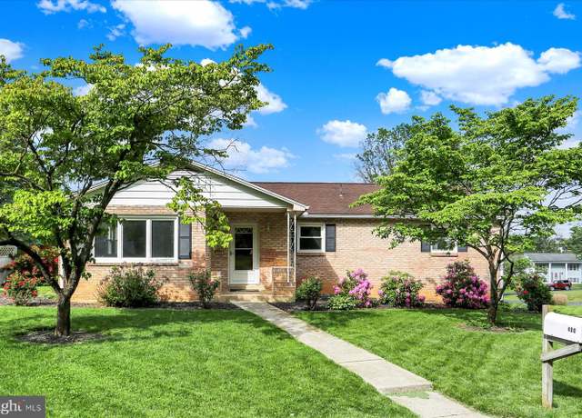 Property at 400 Orchard Ln, Mechanicsburg, PA 17055, 3 beds, 2 baths