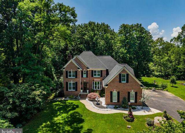 Property at 29 Carol Cir, Middletown, PA 17057, 4 beds, 3.5 baths