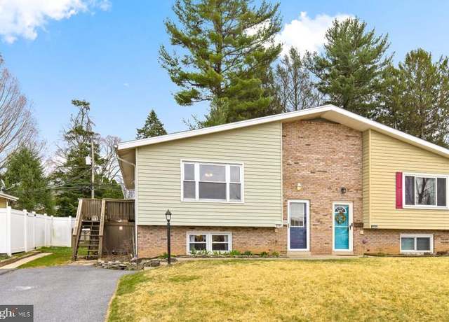 Property at 517 Golden St, Lititz, PA 17543, 4 beds, 2 baths