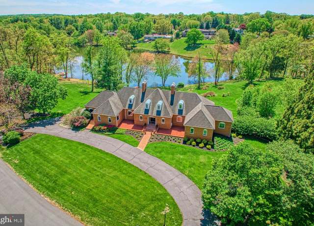 Property at 11221 Country Pl, Oakton, VA 22124, 6 beds, 5.5 baths