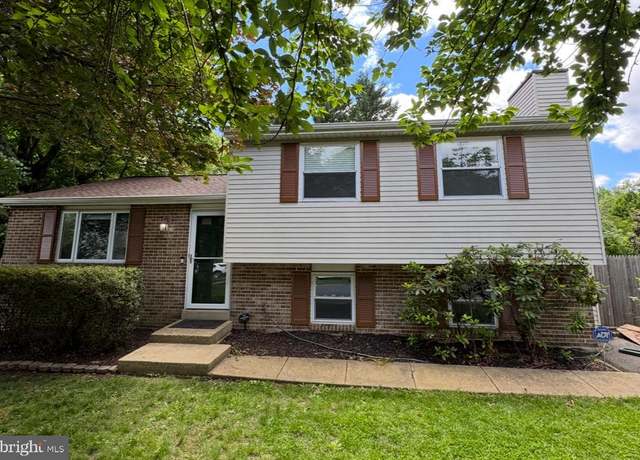 Property at 1100 Clarke St, Herndon, VA 20170, 3 beds, 2.5 baths