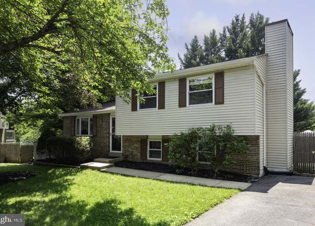 Property at 1100 Clarke St, Herndon, VA 20170, 3 beds, 2.5 baths