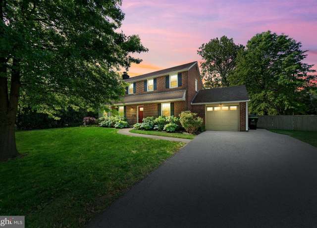 Property at 414 Brentwood Dr, Wilmington, DE 19803, 4 beds, 2.5 baths