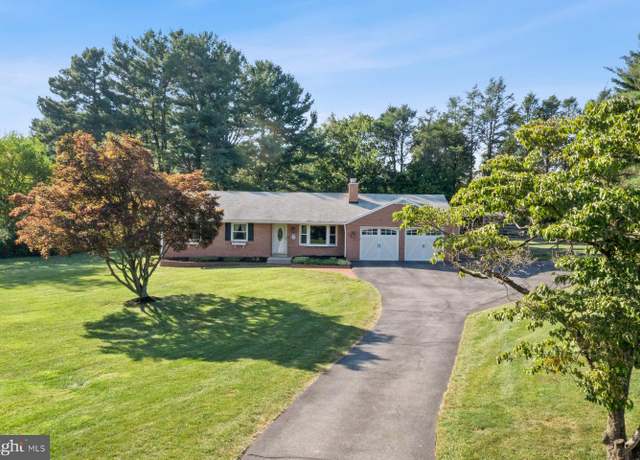 Property at 24900 Silver Crest Dr, Gaithersburg, MD 20882, 3 beds, 3 baths