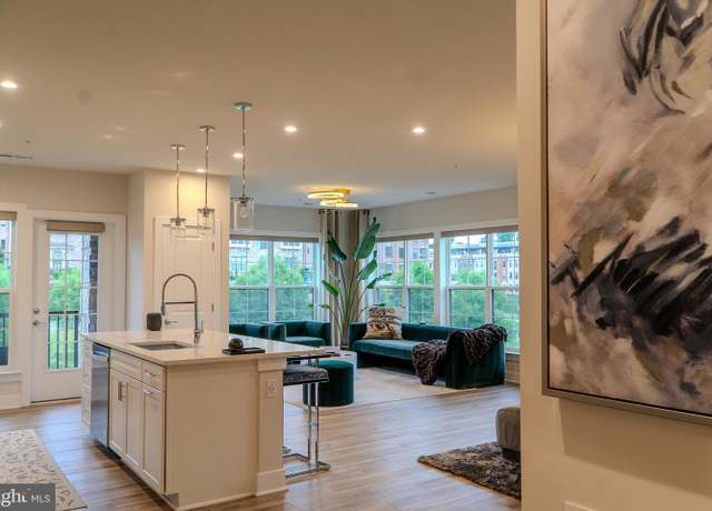 Property at 102 Saint Ives Pl #40202, Oxon Hill, MD 20745, 2 beds, 2 baths