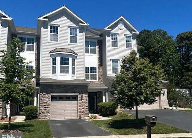 Property at 318 Hawthorne Ln, Barnegat, NJ 08005, 3 beds, 3 baths