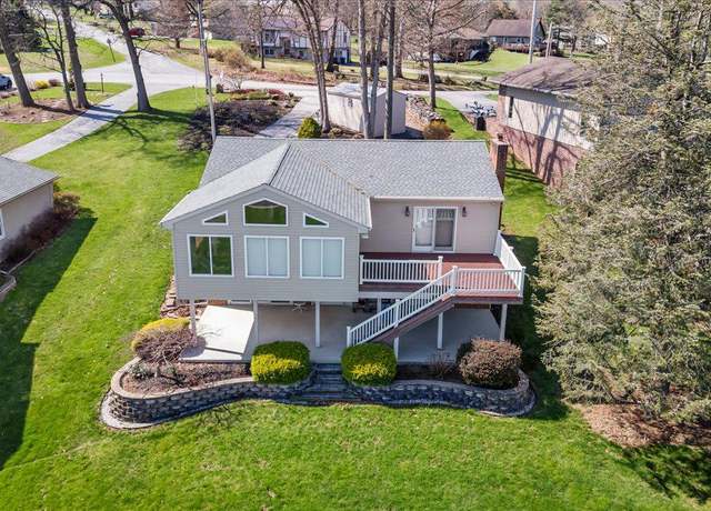 Property at 382 Lake Meade Dr, East Berlin, PA 17316, 3 beds, 2 baths