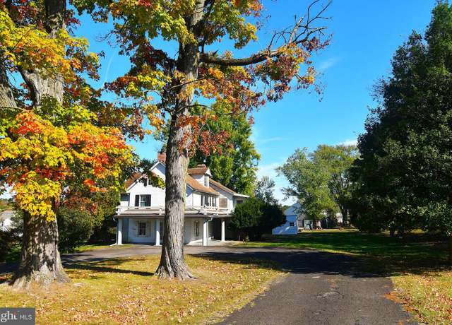 Property at 2761 York Rd, Jamison, PA 18929, 6 beds, 2.5 baths