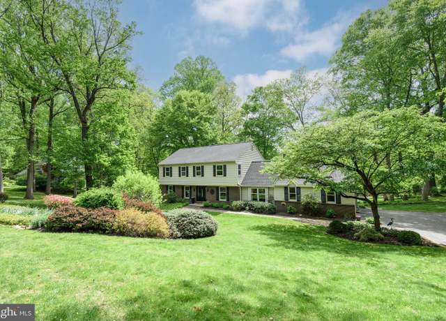 Property at 824 Nathan Hale Dr, West Chester, PA 19382, 4 beds, 2.5 baths