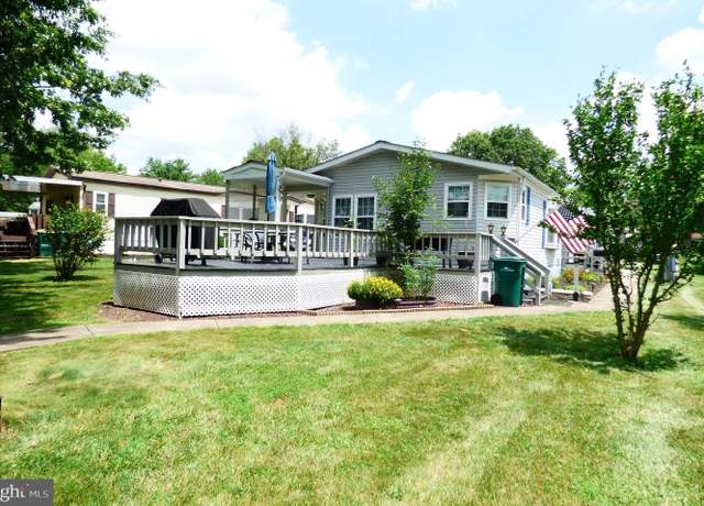 Property at 762 Aspen Cir, Red Hill, PA 18076, 2 beds, 2 baths