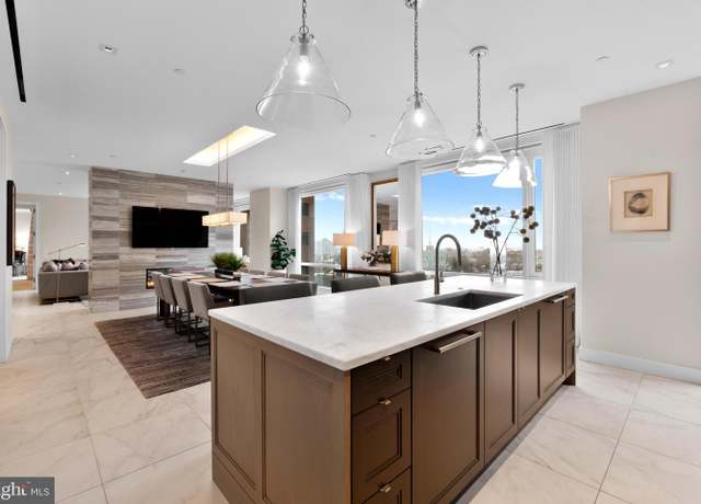 Property at 500 Walnut St #1001, Philadelphia, PA 19106, 3 beds, 3.5 baths