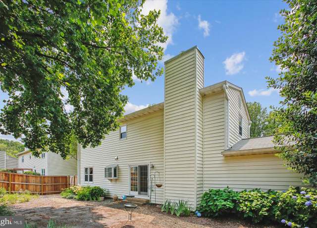 Property at 3030 Steven Martin Dr, Fairfax, VA 22031, 3 beds, 2.5 baths