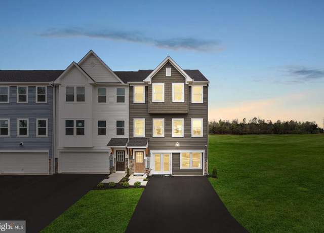 Property at 77 Lyriq Ct, Inwood, WV 25428, 4 beds, 2.5 baths
