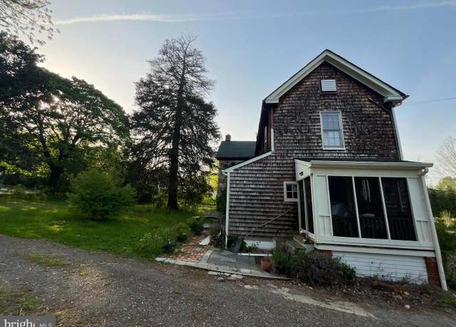 Property at 4075 Old Columbia Pike, Ellicott City, MD 21043, 4 beds, 2 baths