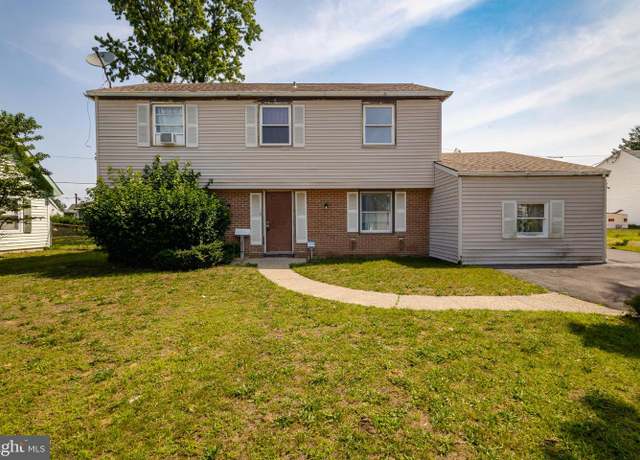 Property at 18 Bendix Ln, Willingboro, NJ 08046, 4 beds, 2.5 baths