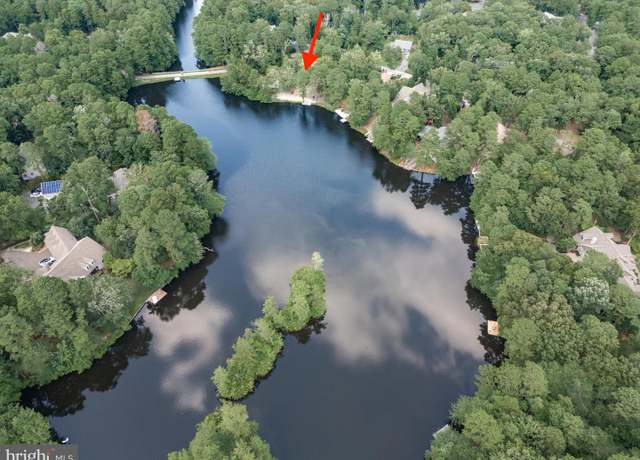 Property at 32 Sunset Trl, Medford, NJ 08055, 5 beds, 2 baths