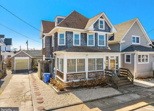 Property at 118 Fourth St, Beach Haven, NJ 08008, 7 beds, 2.5 baths