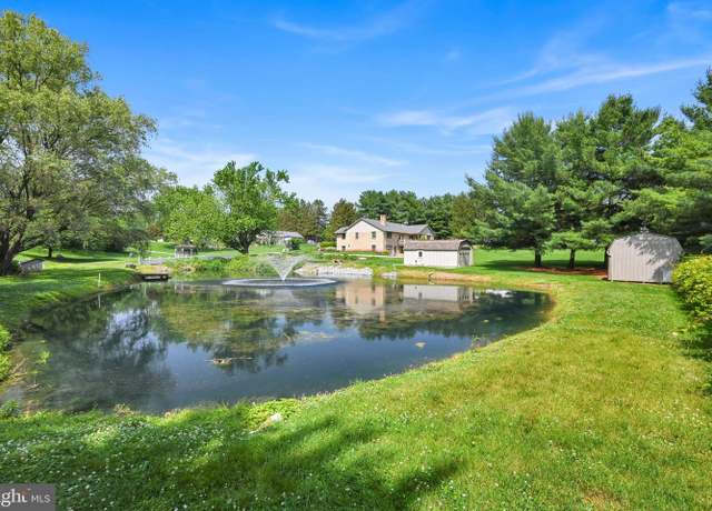 Property at 10A Farm Ln, Lititz, PA 17543, 3 beds, 2 baths