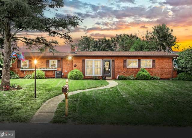 Property at 3100 Cochran Dr, Lancaster, PA 17601, 3 beds, 1 bath