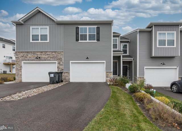 Property at 7579 Clayton Ave, Coopersburg, PA 18036, 3 beds, 2.5 baths