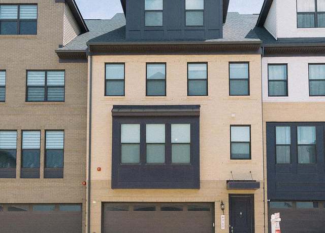 Property at 4965 Longmire Way, Chantilly, VA 20151, 5 beds, 4.5 baths